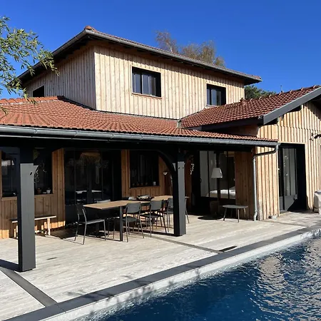 Avec Piscine Chauffée Villa