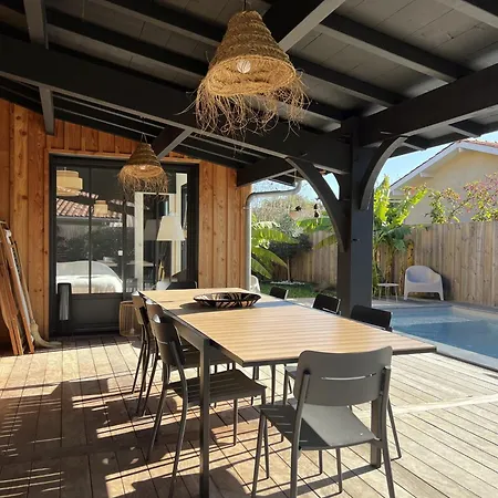 Contemporaine Avec Piscine * Ares