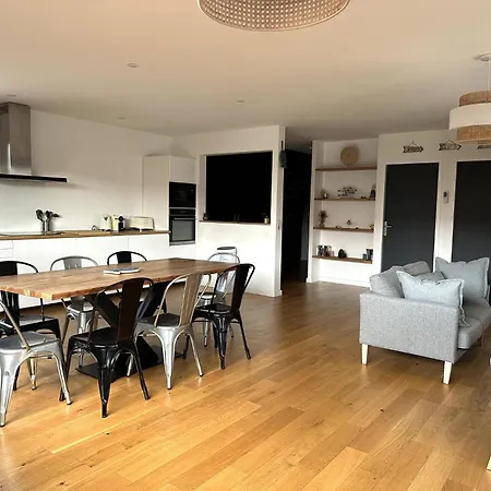 Contemporaine Avec Piscine Ares