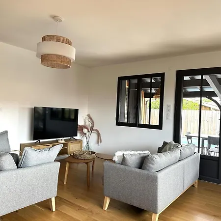 Avec Piscine Chauffee فيلة